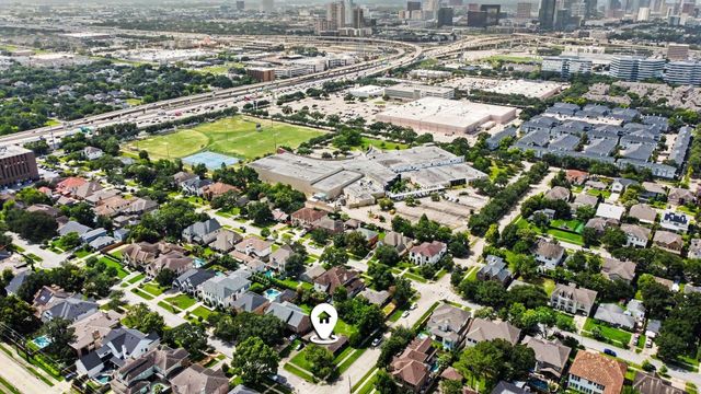 4600 Pin Oak Lane, Bellaire, TX 77401