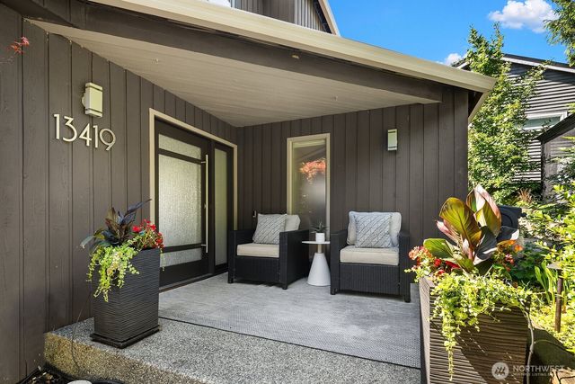 13419 Holmes Point Drive NE, Kirkland, WA 98034