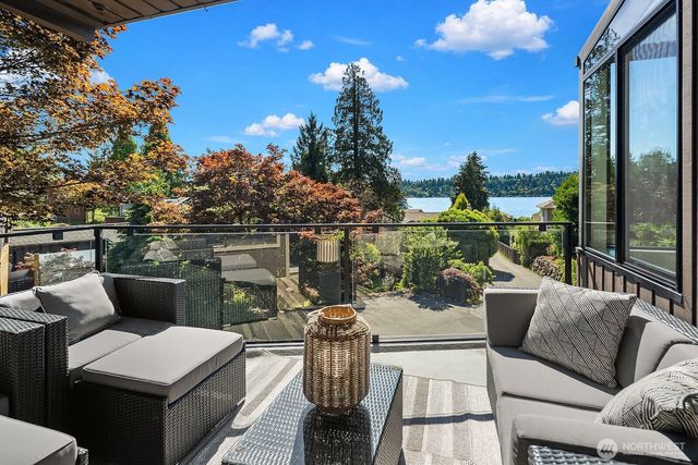 13419 Holmes Point Drive NE, Kirkland, WA 98034
