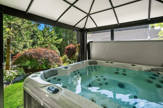 13419 Holmes Point Drive NE, Kirkland, WA 98034