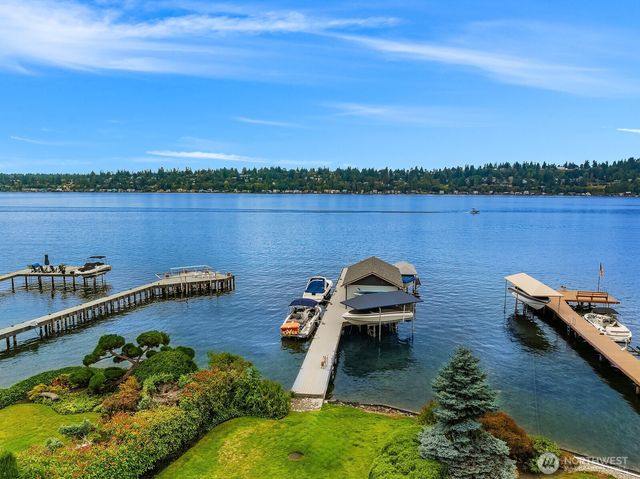 13419 Holmes Point Drive NE, Kirkland, WA 98034