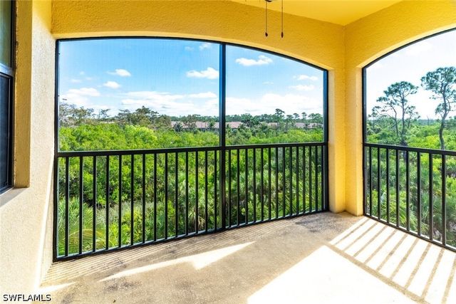 9834 Giaveno CIR 1745, Naples, FL 34113