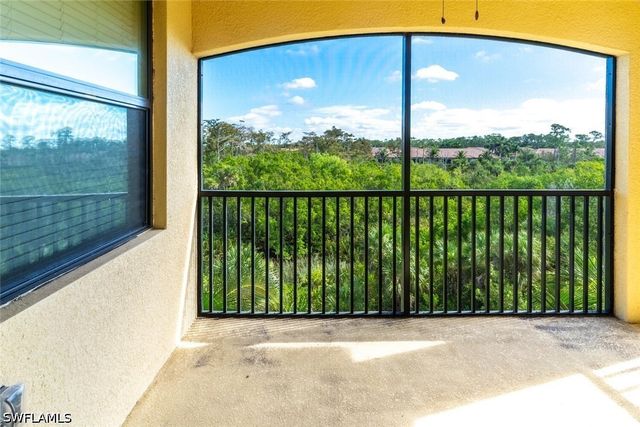 9834 Giaveno CIR 1745, Naples, FL 34113