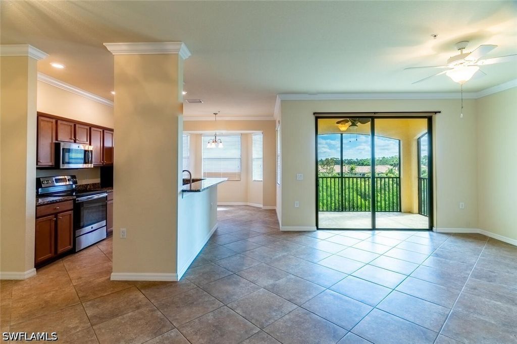 9834 Giaveno CIR 1745, Naples, FL 34113
