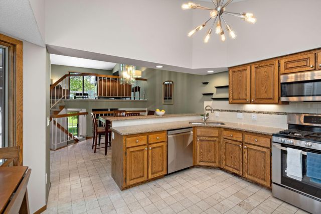 14925 45th Avenue N, Plymouth, MN 55446