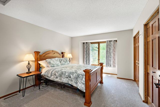 14925 45th Avenue N, Plymouth, MN 55446