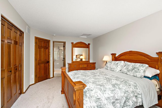 14925 45th Avenue N, Plymouth, MN 55446