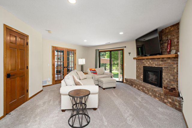 14925 45th Avenue N, Plymouth, MN 55446