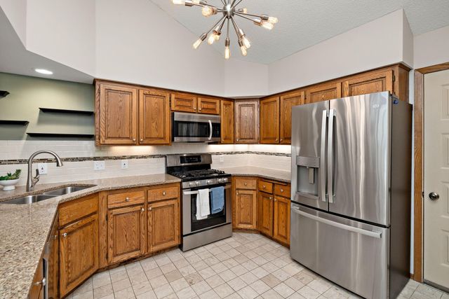 14925 45th Avenue N, Plymouth, MN 55446