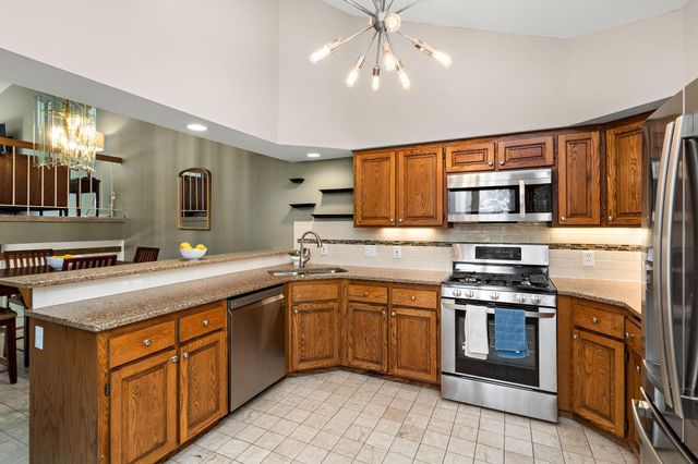 14925 45th Avenue N, Plymouth, MN 55446