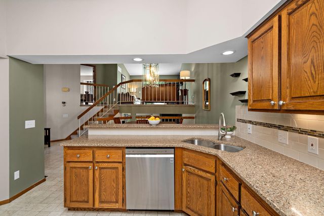 14925 45th Avenue N, Plymouth, MN 55446