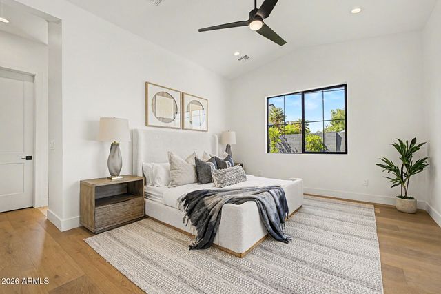 4032 E EARLL Drive, Phoenix, AZ 85018