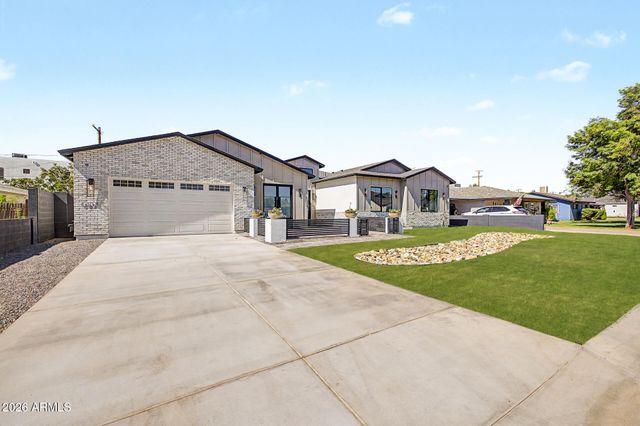 4032 E EARLL Drive, Phoenix, AZ 85018