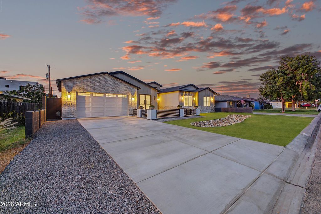 4032 E EARLL Drive, Phoenix, AZ 85018 — photo 4