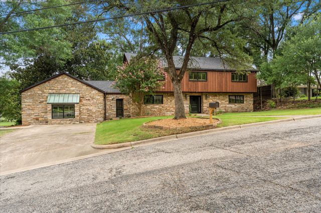 701 Fleming Drive, Mt Pleasant, TX 75455