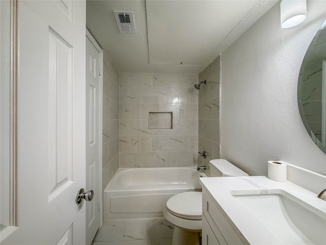 406 Dollins Street, Cedar Hill, TX 75104