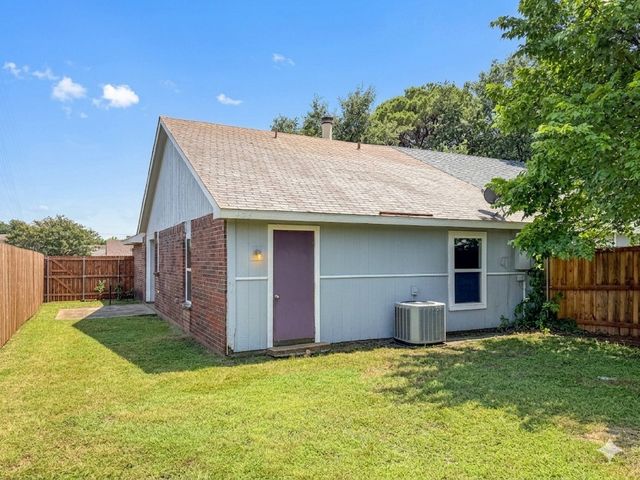 406 Dollins Street, Cedar Hill, TX 75104