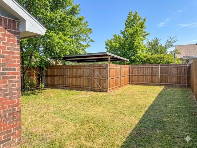 406 Dollins Street, Cedar Hill, TX 75104