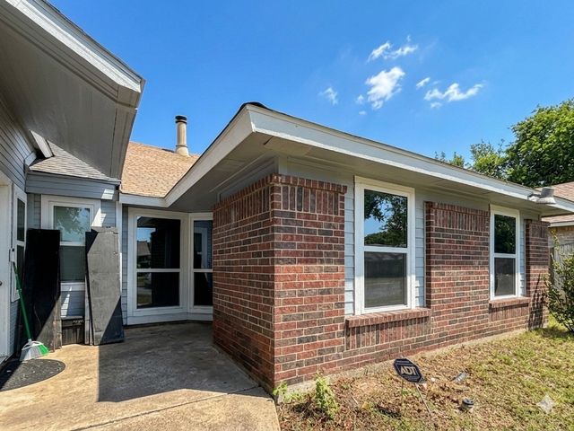 406 Dollins Street, Cedar Hill, TX 75104