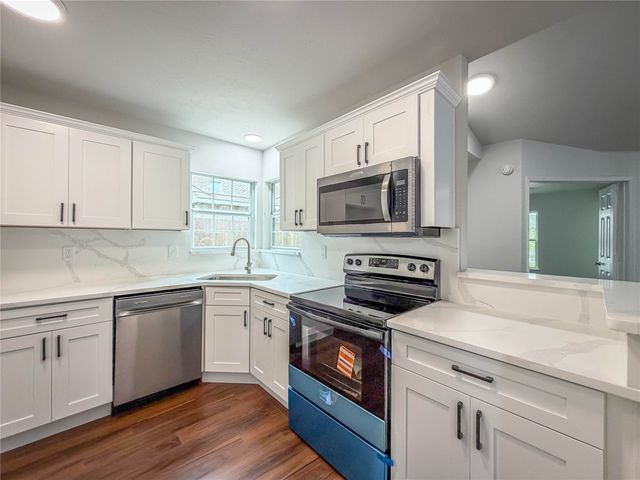 406 Dollins Street, Cedar Hill, TX 75104