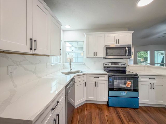 406 Dollins Street, Cedar Hill, TX 75104