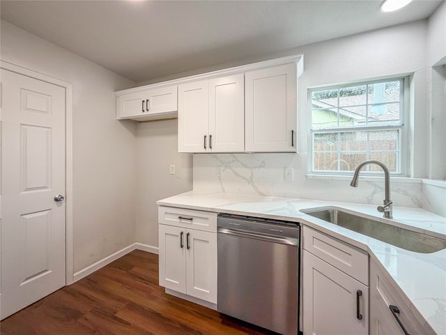406 Dollins Street, Cedar Hill, TX 75104