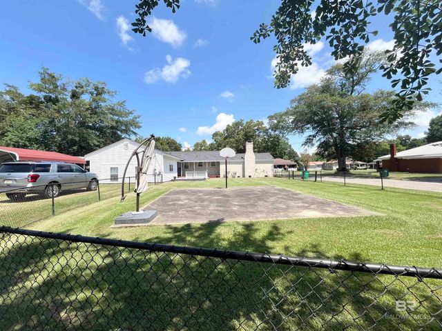 326 E Horner Street, Atmore, AL 36502