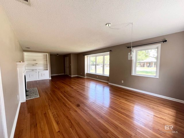 326 E Horner Street, Atmore, AL 36502