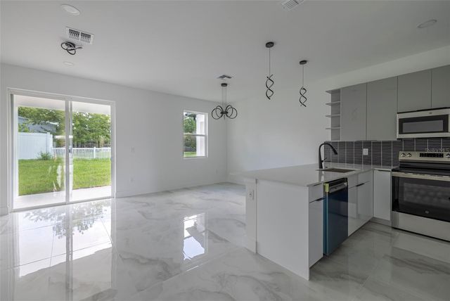 2005 BARROSO STREET, Davenport, FL 33837