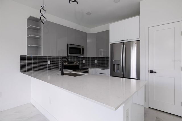 2005 BARROSO STREET, Davenport, FL 33837