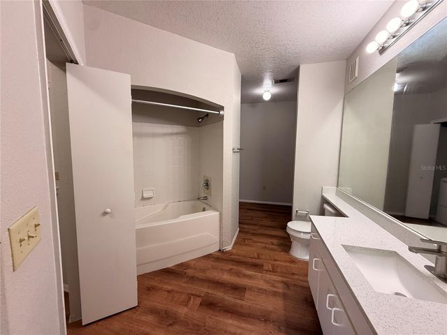102 VISTA VERDI CIRCLE 212, Lake Mary, FL 32746