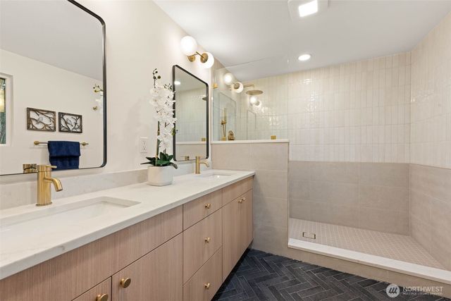 9101 30th Avenue NE, Seattle, WA 98115