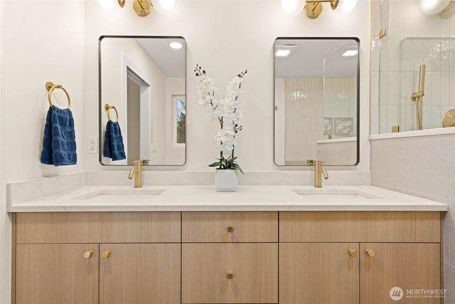 9101 30th Avenue NE, Seattle, WA 98115