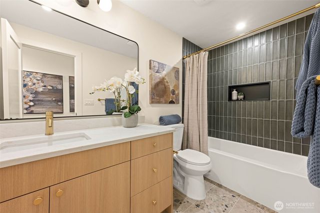 9101 30th Avenue NE, Seattle, WA 98115