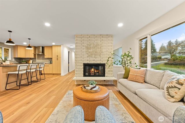 9101 30th Avenue NE, Seattle, WA 98115