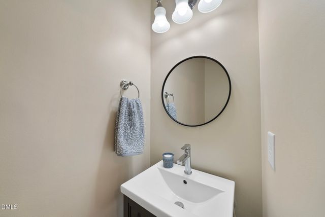 8402 Saltwood Place, Raleigh, NC 27617