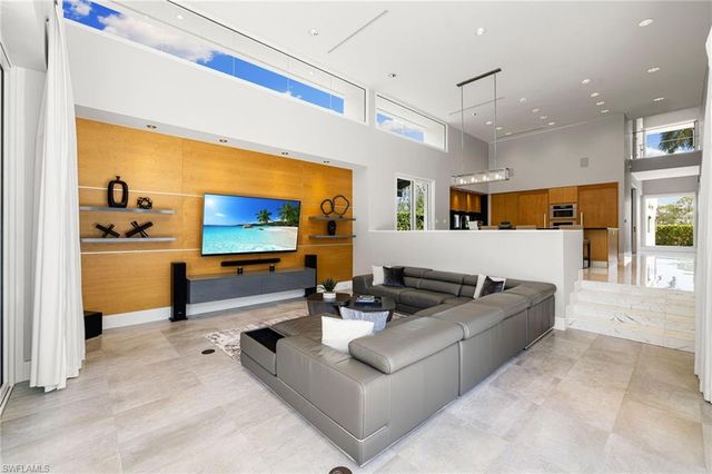 12933 Coco Plum LN, Naples, FL 34119