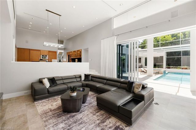 12933 Coco Plum LN, Naples, FL 34119