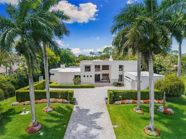 12933 Coco Plum LN, Naples, FL 34119