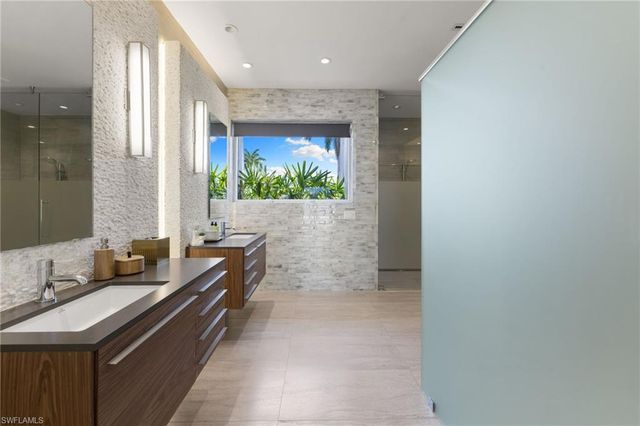 12933 Coco Plum LN, Naples, FL 34119