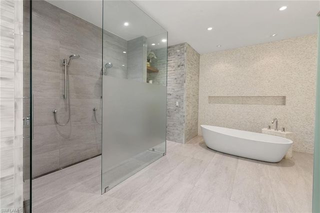 12933 Coco Plum LN, Naples, FL 34119