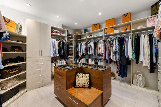 12933 Coco Plum LN, Naples, FL 34119