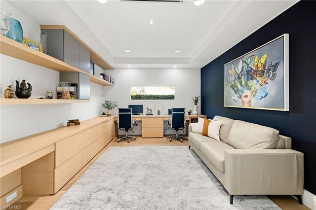 12933 Coco Plum LN, Naples, FL 34119