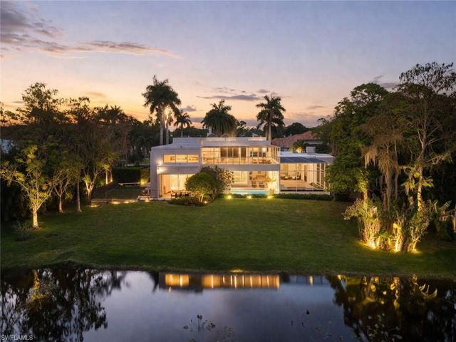 12933 Coco Plum LN, Naples, FL 34119