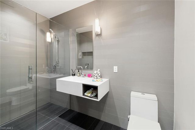 12933 Coco Plum LN, Naples, FL 34119