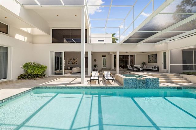 12933 Coco Plum LN, Naples, FL 34119