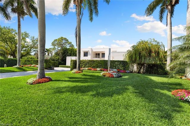 12933 Coco Plum LN, Naples, FL 34119