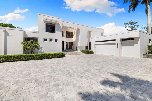 12933 Coco Plum LN, Naples, FL 34119