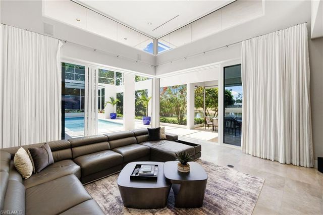 12933 Coco Plum LN, Naples, FL 34119