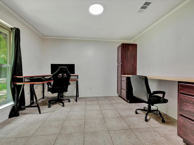 408 W Eucalyptus Street, Village Mills, TX 77663